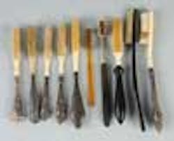 old-toothbrushes1-es old-toothbrushes1-es