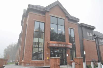 Une Oral Health Center