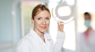 Content Dam Diq Online Articles 2017 07 Dentist In Office Diqthumb