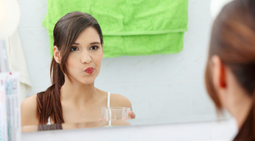 Content Dam Diq Online Articles 2017 10 Mouth Rinse Diqthumb