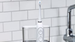 Content Dam Diq Article 2018 5 Sonic Fusion Toothbrush Flosser Diqthumb Content Dam Diq Article 2018 5 Sonic Fusion Toothbrush Flosser Diqthumb