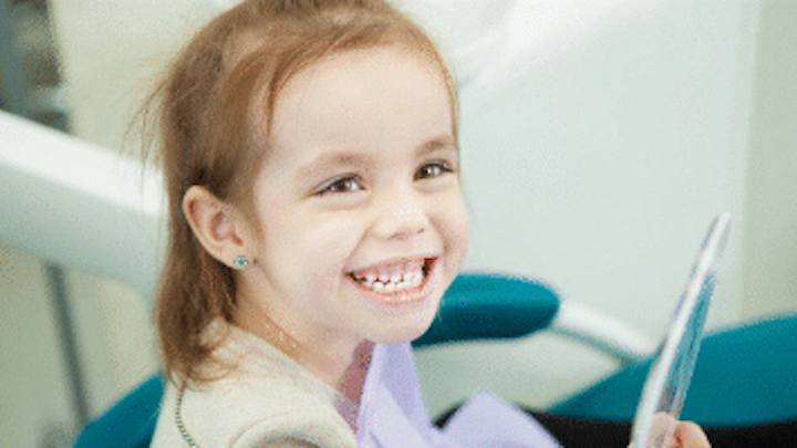 Content Dam Diq Online Articles 2018 10 Child Smiling Dental Chair Mirror Diqthumb