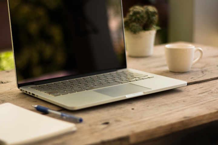 De Diq Sub Guidelines Laptop Wooden Table