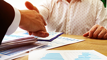 Shake Hands 602fdd64f157e