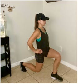 Figure 8: Reverse lunges Figure 8: Reverse lunges